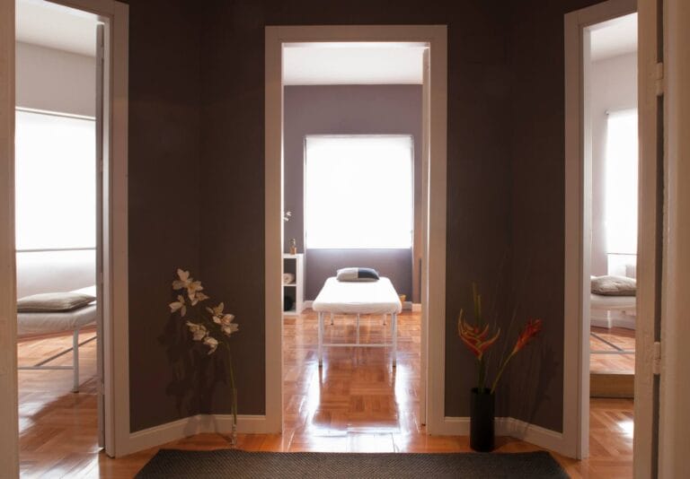 assari1 768x534